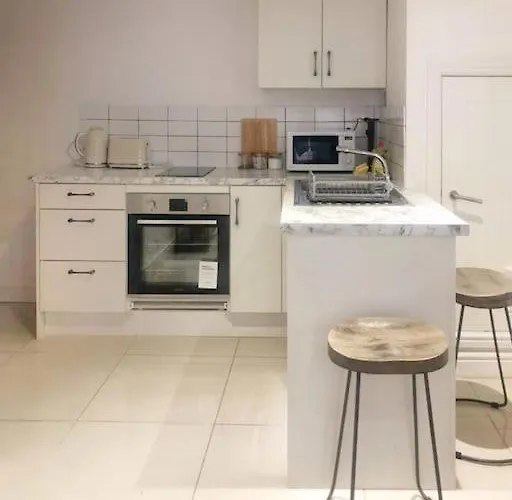 Stylish & Central, Ideal Beach Retreat